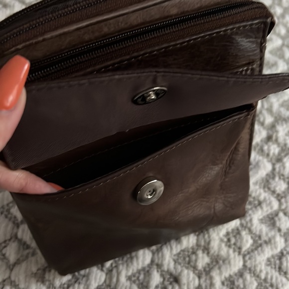 Crossbody fossil leather purse. Great condition! - Picture 5 of 5